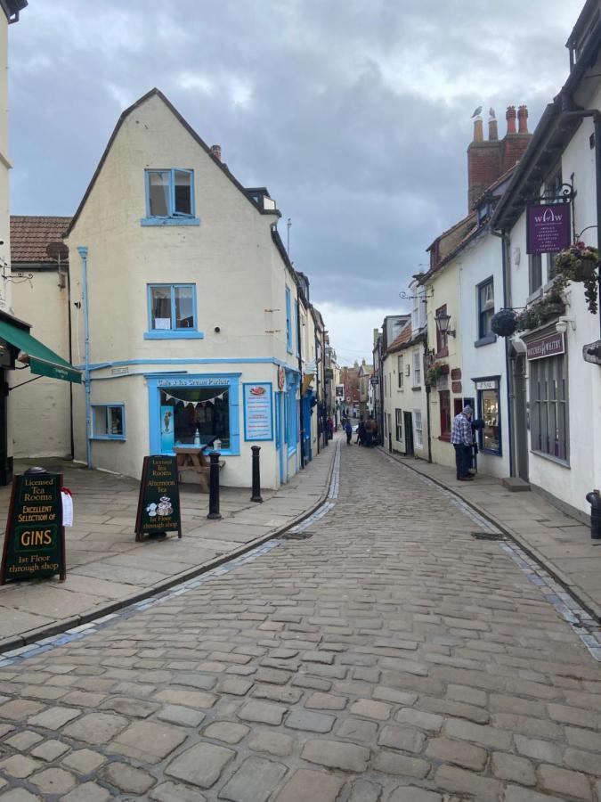 Lilyrose 3* Whitby