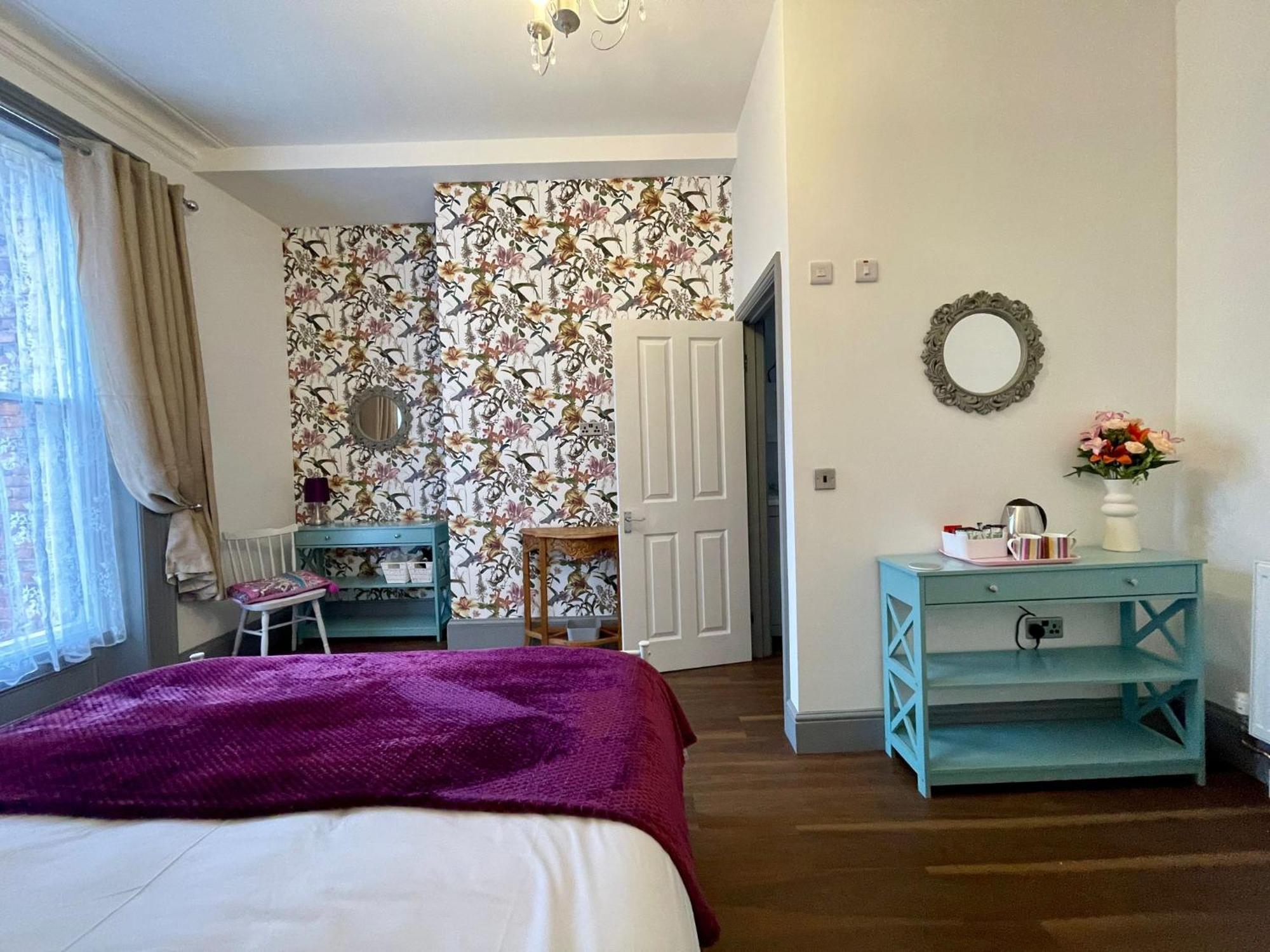 Lilyrose 3* Whitby